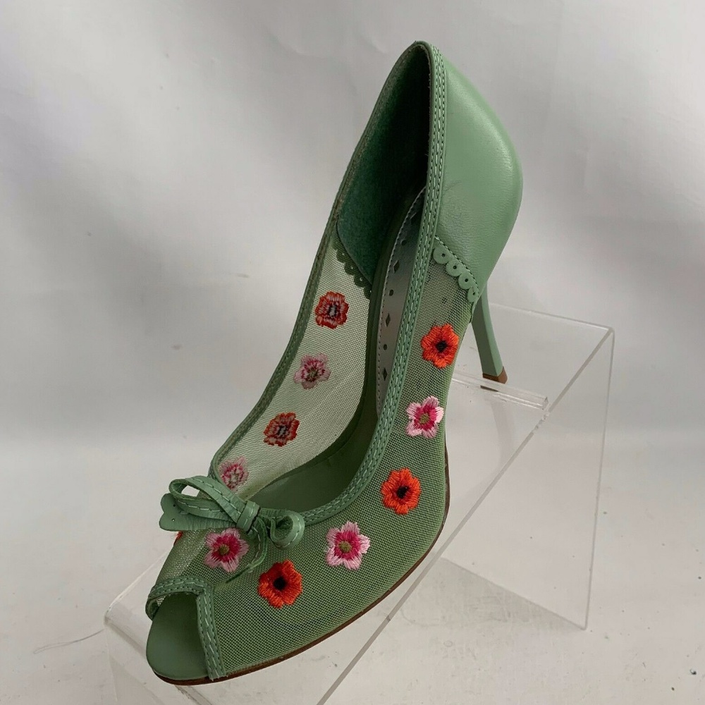 New BCBG Docre mesh floral embroidery pump 6M